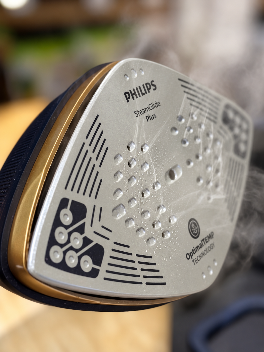 Philips OneTurn GC215 1800W dùng hơi nước